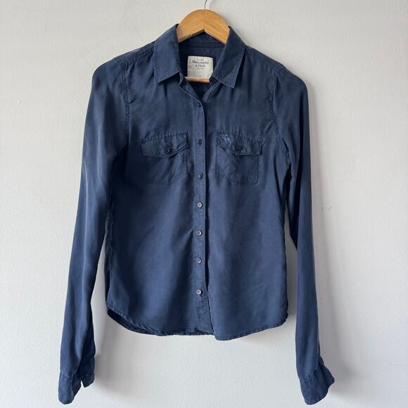 Abercrombie and Fitch Shirt Womens Small Blue Silk Button Up Classic Career Work - Picture 1 of 9